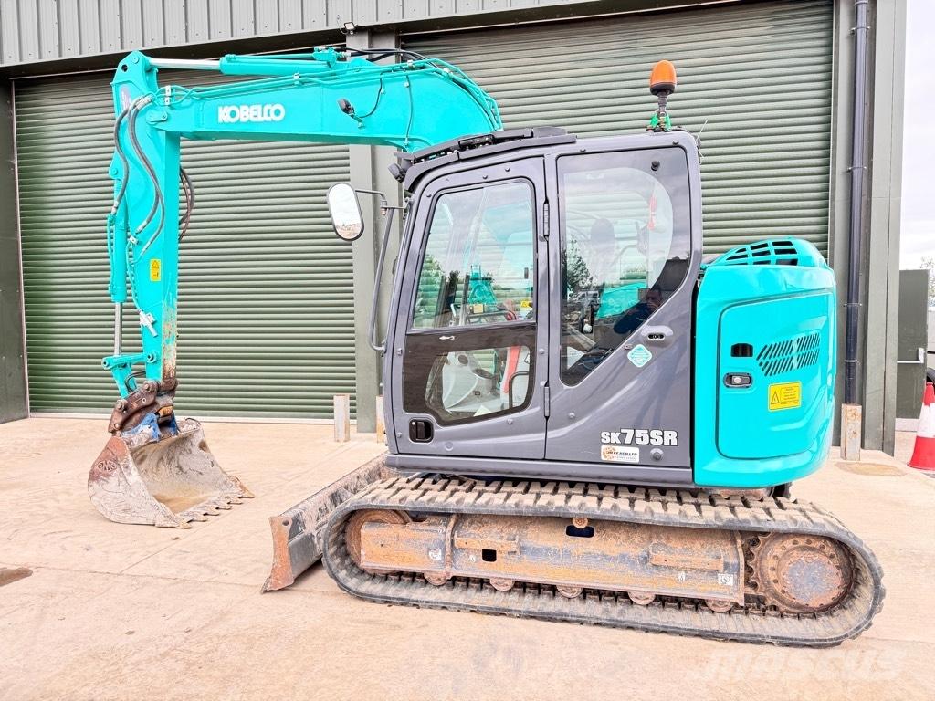 Kobelco SK75SR-7 중형굴삭기 7톤-28톤