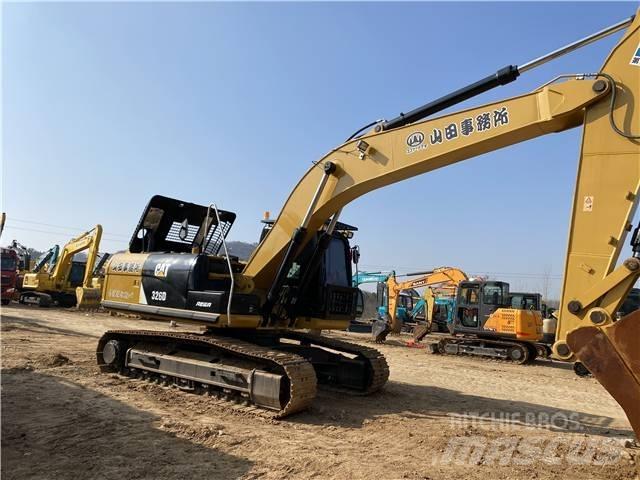 CAT 326D 대형 굴삭기 29톤 이상
