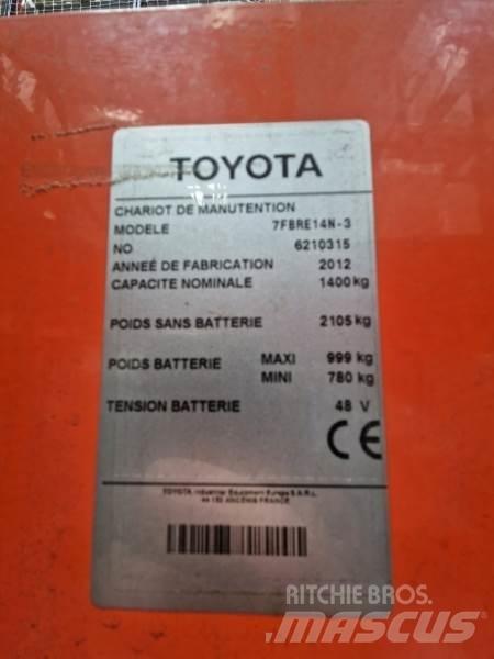 Toyota 7FBRE14N 보행식 리치 지게차