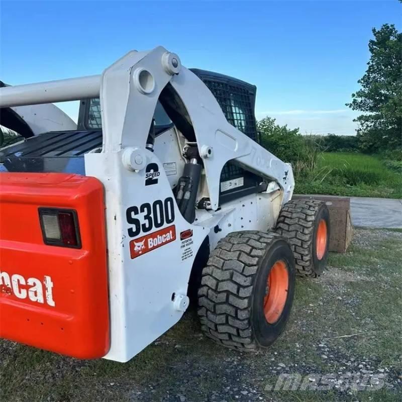 Bobcat s 300  스키드로더