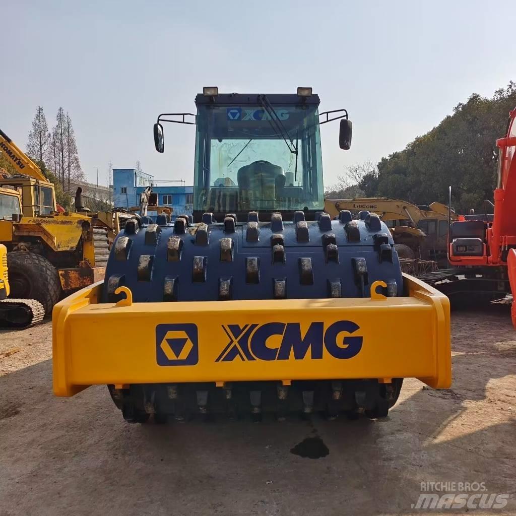 XCMG XS 223 J 싱글 드럼 롤러