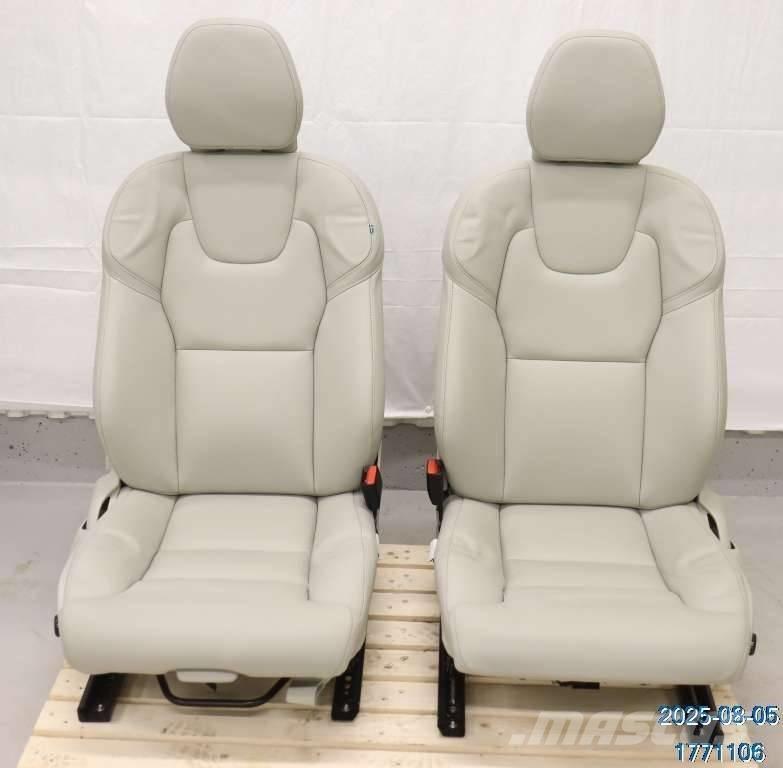 Volvo XC 60 캐빈 및 인테리어
