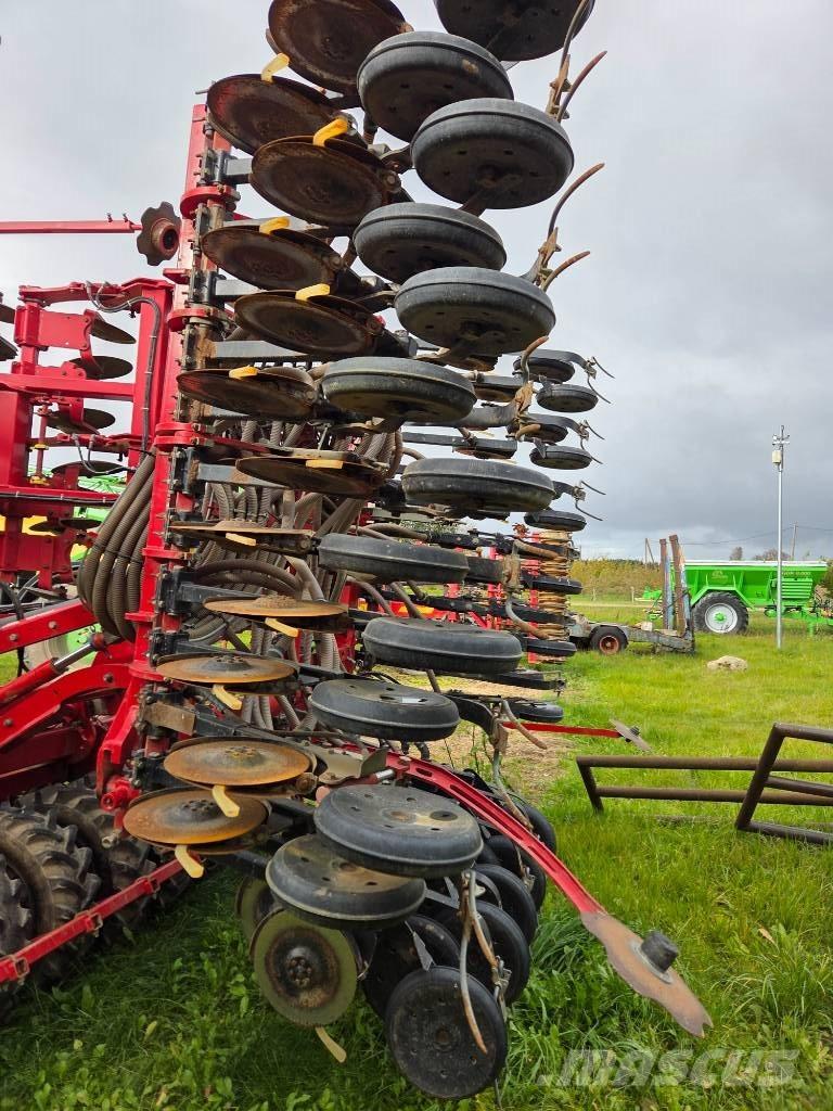 Horsch Focus 6 TD 드릴