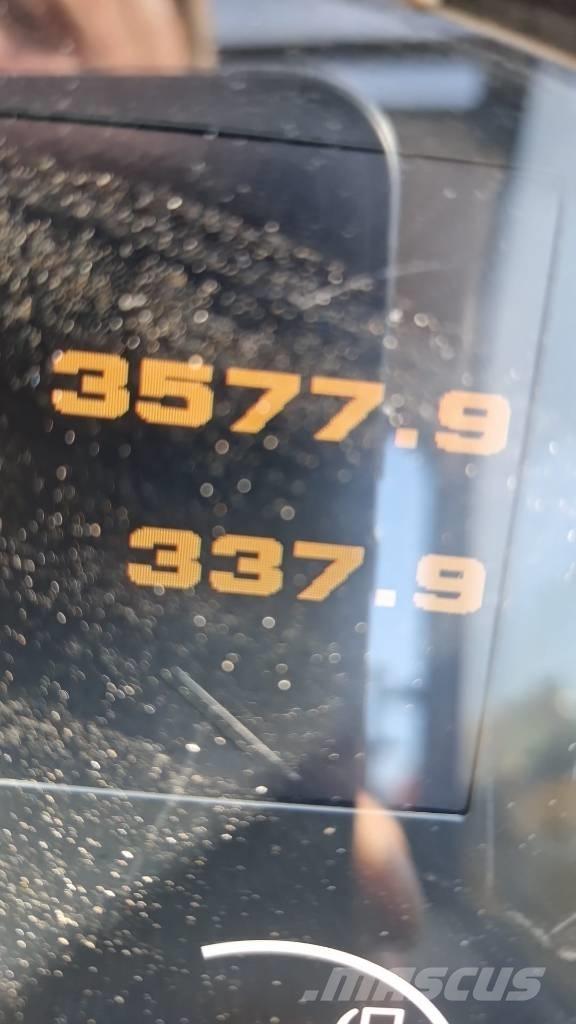 JCB 535-140 텔러 핸들러