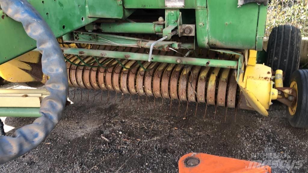 John Deere 550 원형 곤포기