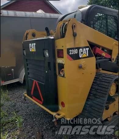 CAT 239 D  스키드로더