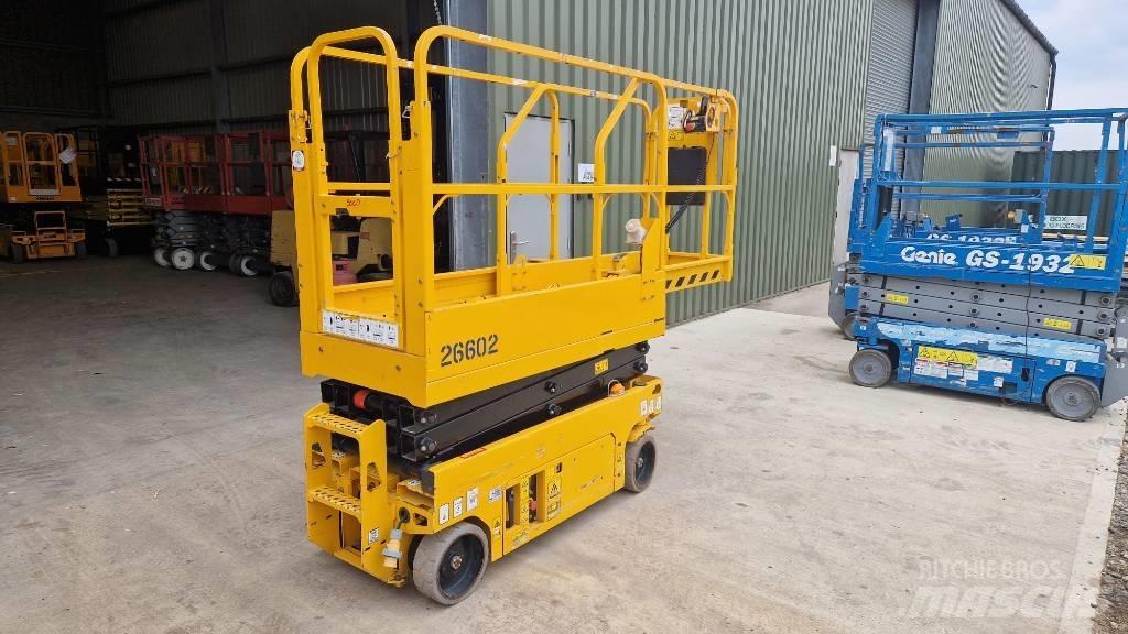 JCB S 1530 E 가위형 리프트