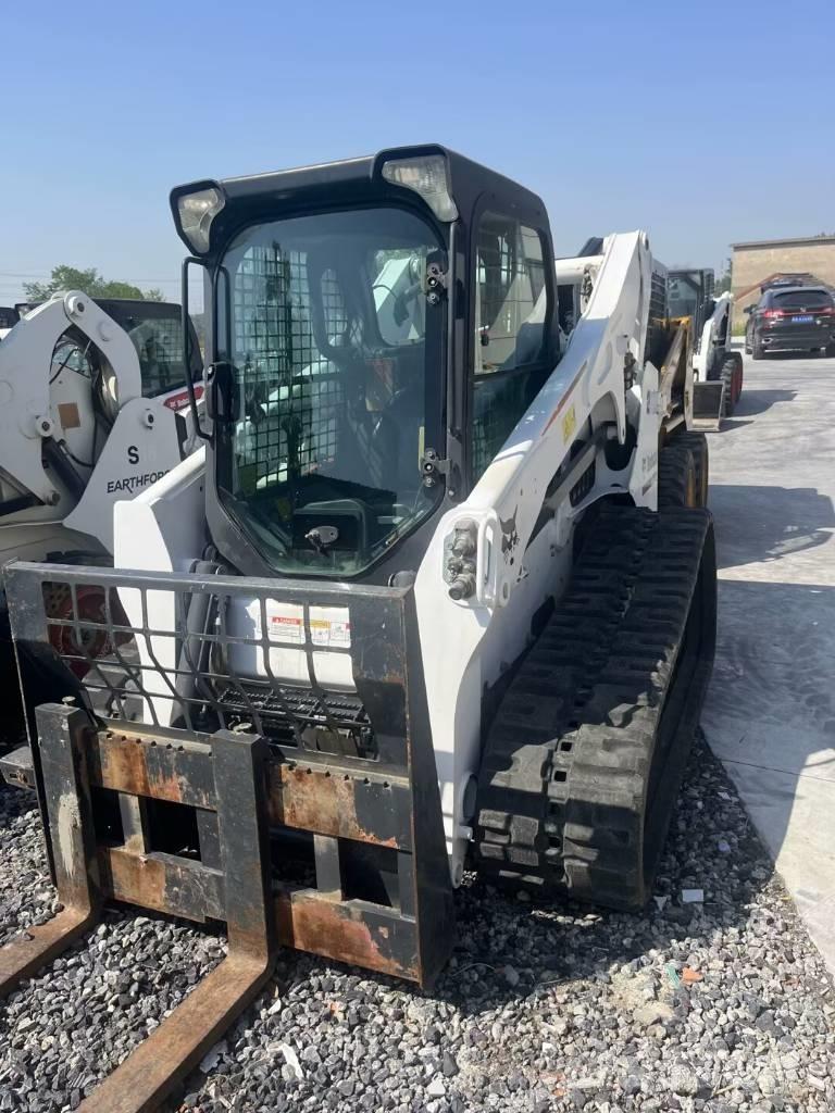 Bobcat T 770  스키드로더