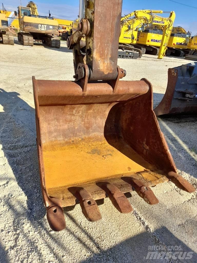 Komatsu PW200-7  휠 굴삭기