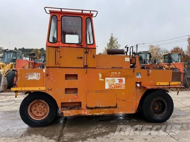 Hamm GRW 15 공기 타이어 롤러