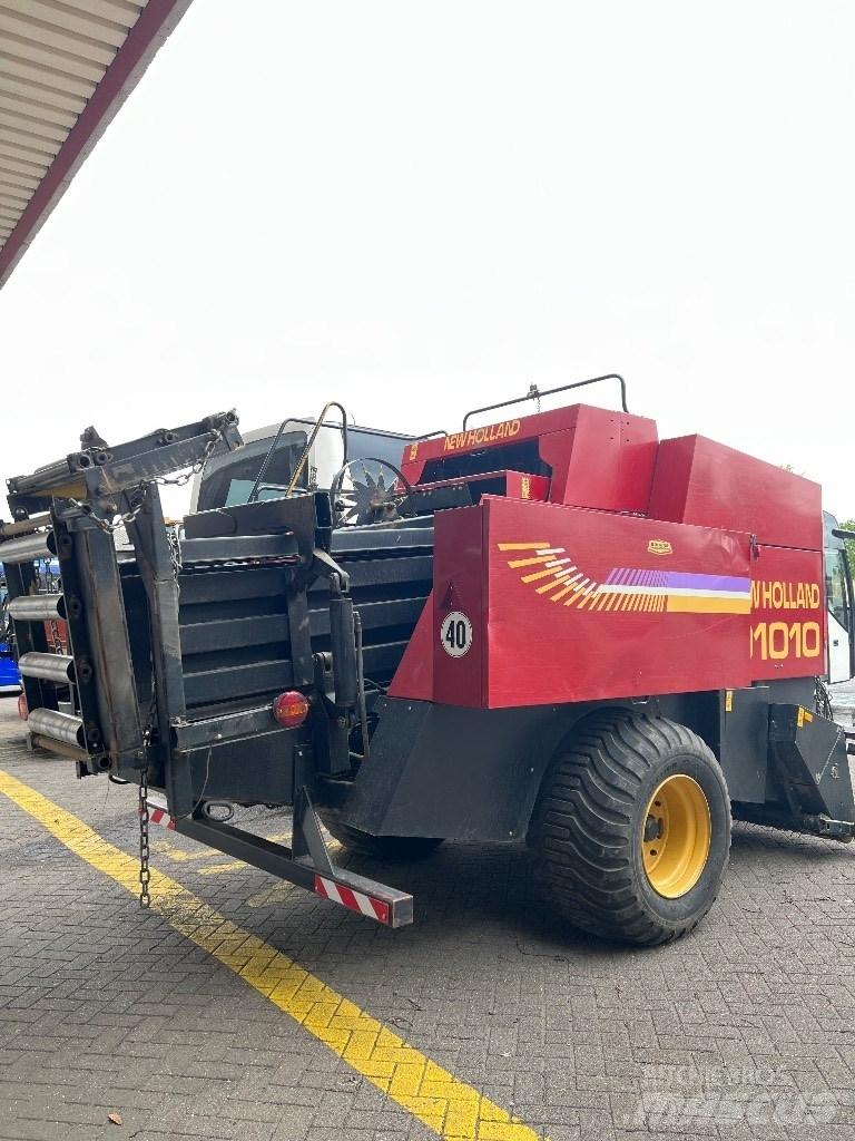 New Holland D 1010 각형 곤포기