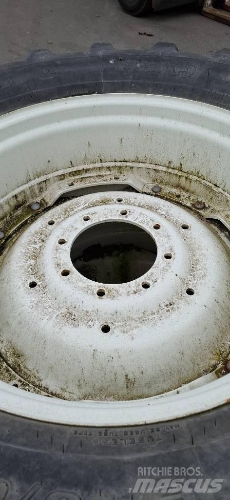 Firestone 540/65R_34 타이어, 휠 및 림