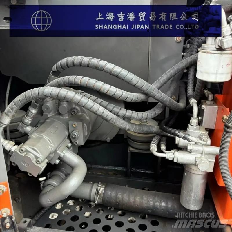 Hitachi ZX 60 소형 굴삭기 7톤 미만
