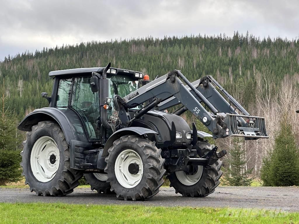 Valtra N 142 Versu 트랙터
