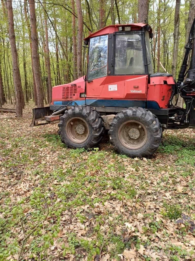 Valmet 840.2 원목 포워더
