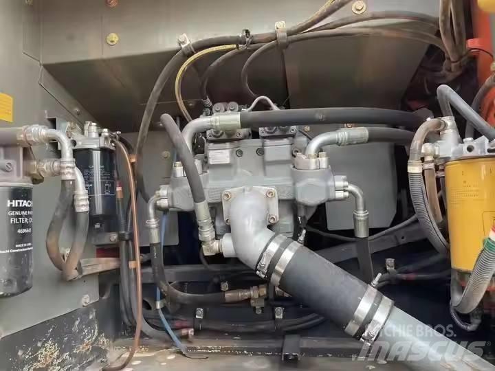 Hitachi ZX 250 대형 굴삭기 29톤 이상