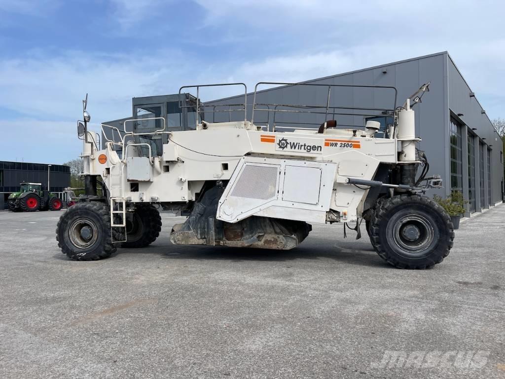Wirtgen WR 2500 S 아스팔트 리사이클러
