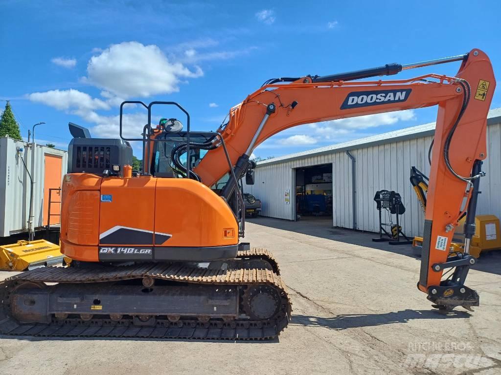 Doosan DX140LC-7K 대형 굴삭기 29톤 이상