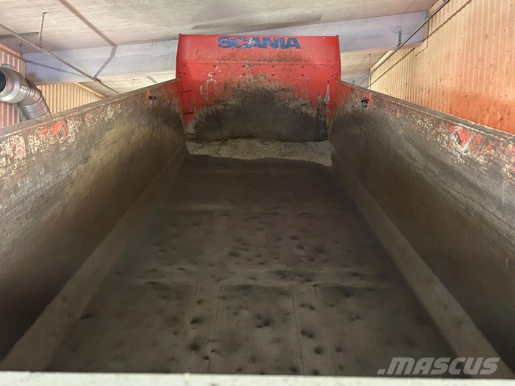 Scania R 520 LB 덤프 트럭