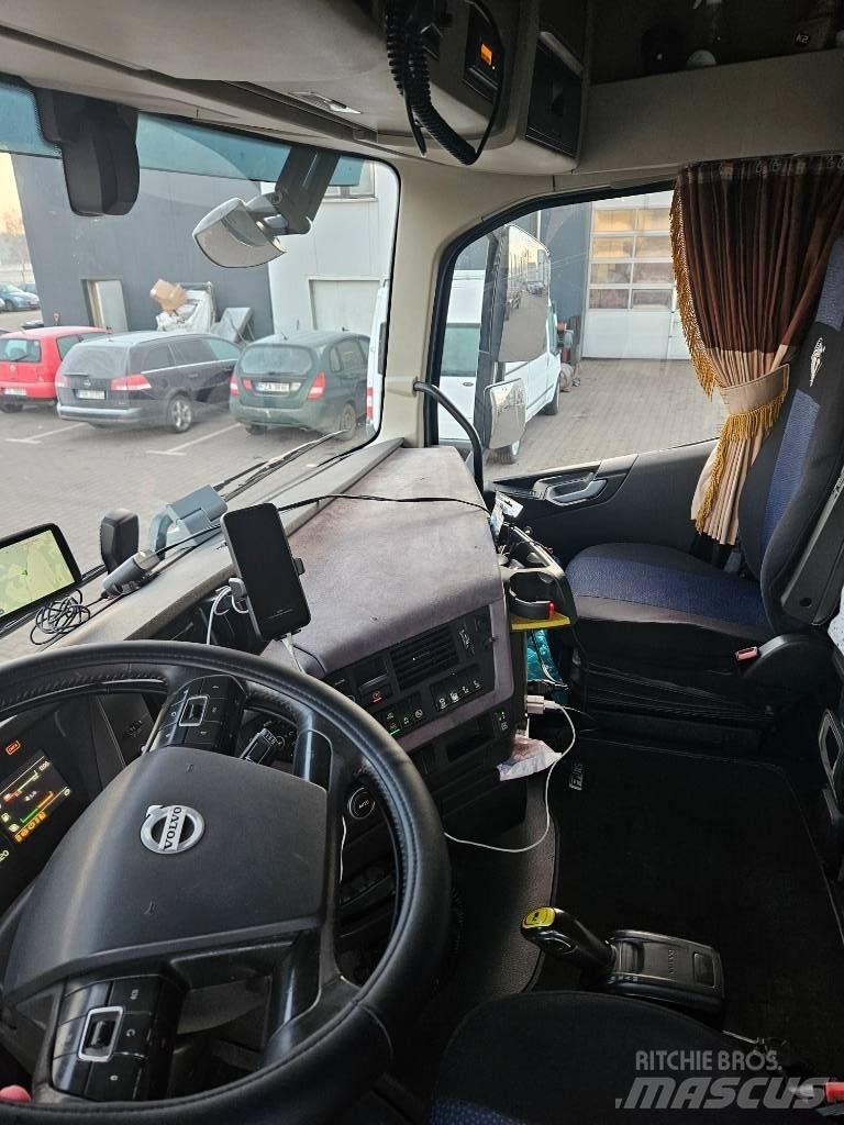 Volvo FH 16 목재 트럭