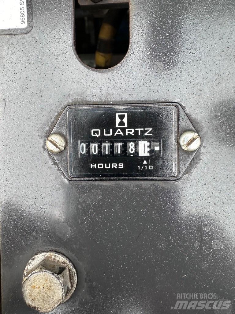 Bobcat MT100 궤도식 로우더