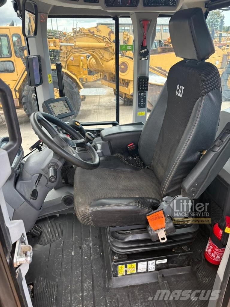 CAT 926 M  휠로우더