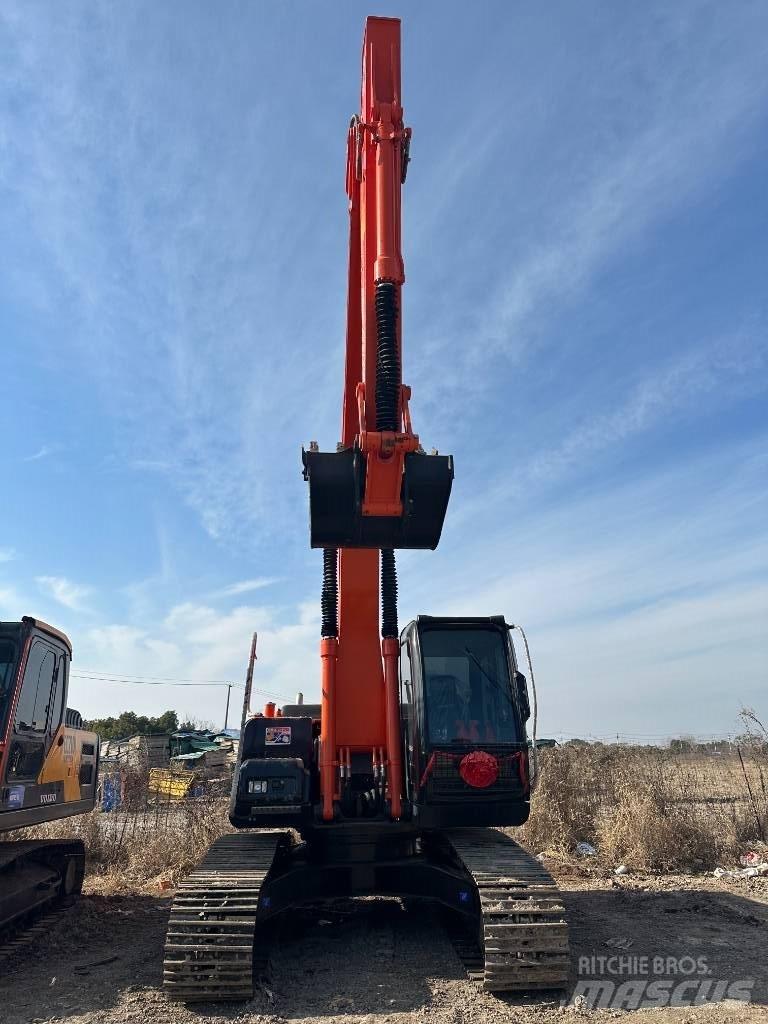 Hitachi ZX 200 대형 굴삭기 29톤 이상