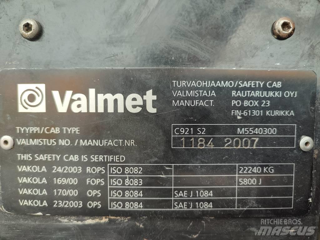 Valmet 911.3 원목 하베스터