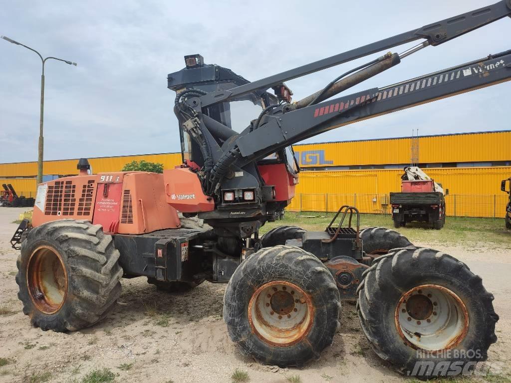 Valmet 911.3 원목 하베스터