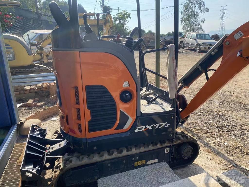 Doosan DX 17 소형 굴삭기 7톤 미만
