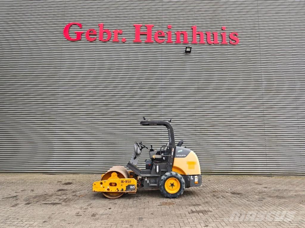 Volvo SD 25 공기 타이어 롤러