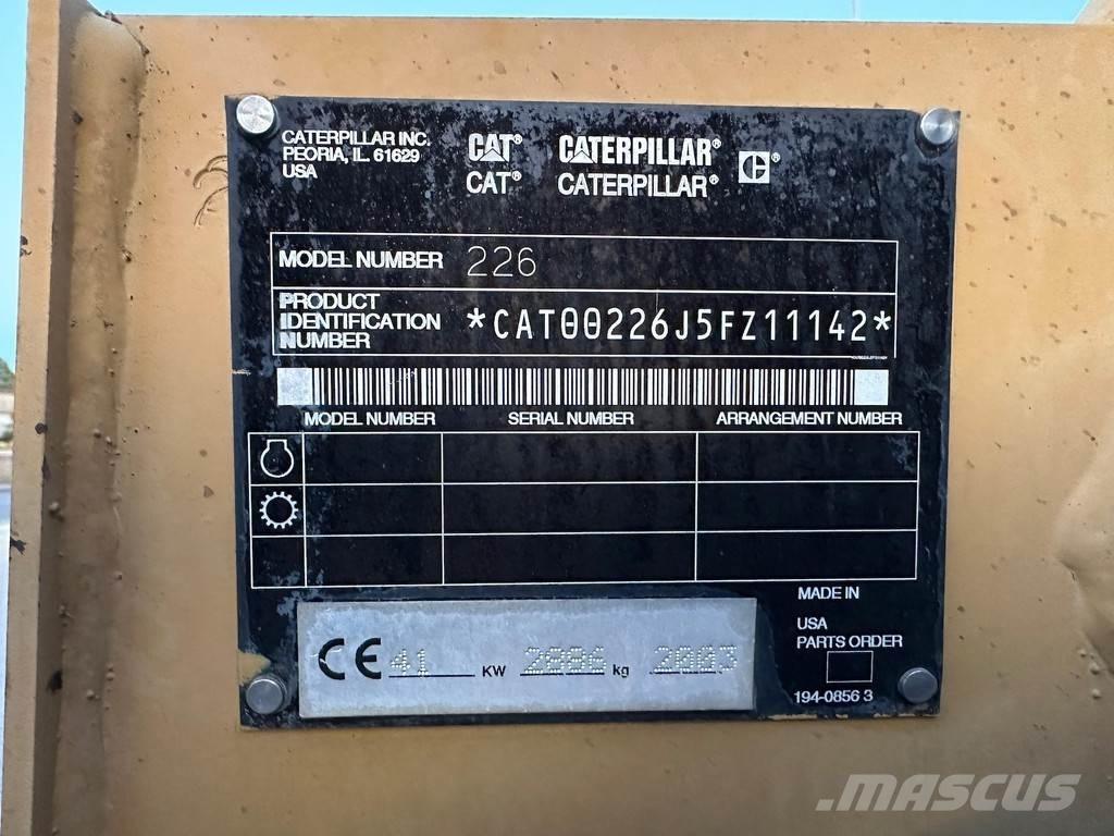 CAT 226BHF 미니 로더