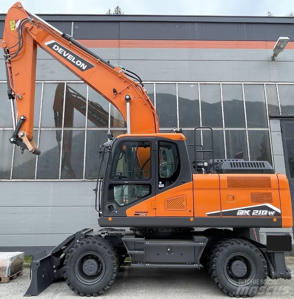 Develon DX 210 W-7 굴삭기
