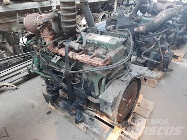 Volvo D7C250 엔진