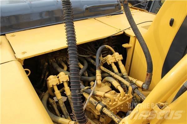 Komatsu PC 200-6 대형 굴삭기 29톤 이상