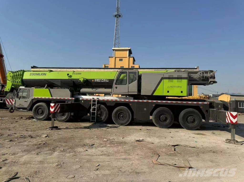 Zoomlion 220 Ton A/T 크레인