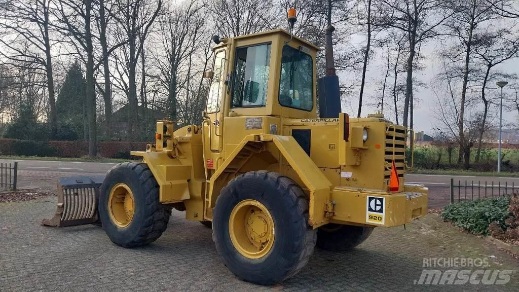 CAT 920  휠로우더