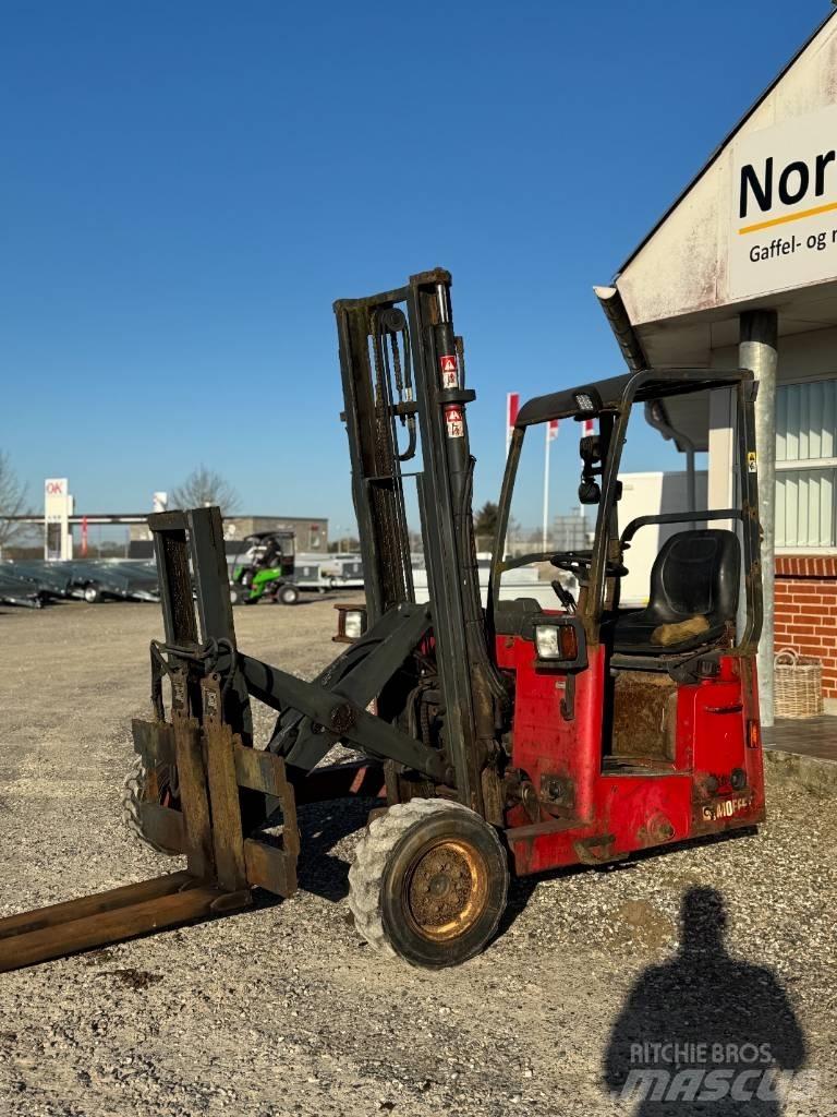 Moffett M4 25.3 디젤 지게차