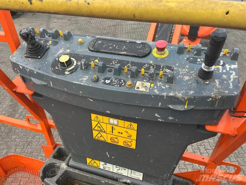 JLG M 600 JP 관절형 전동이동 리프트
