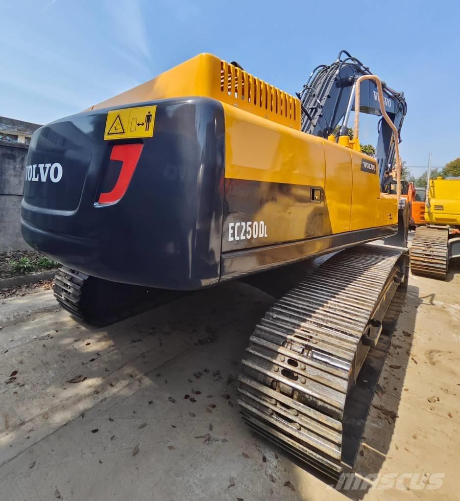 Volvo EC 250 D L 대형 굴삭기 29톤 이상