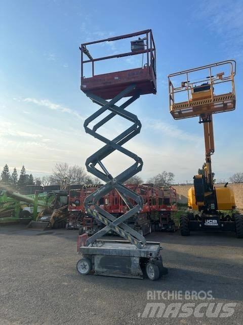 SkyJack SJIII3219 가위형 리프트
