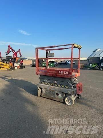 SkyJack SJIII3219 가위형 리프트