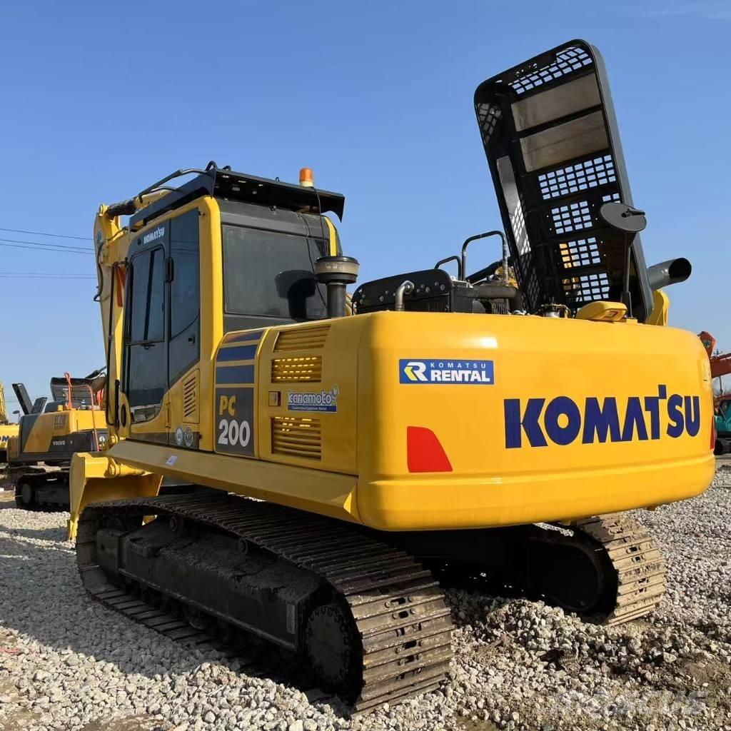 Komatsu PC 200 대형 굴삭기 29톤 이상