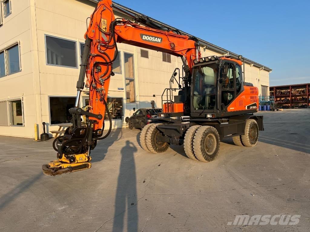 Doosan DX160W-5  휠 굴삭기
