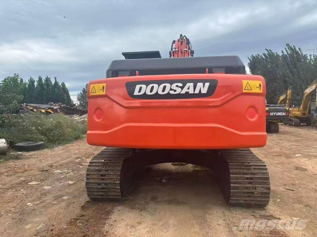 Doosan DX 225 대형 굴삭기 29톤 이상