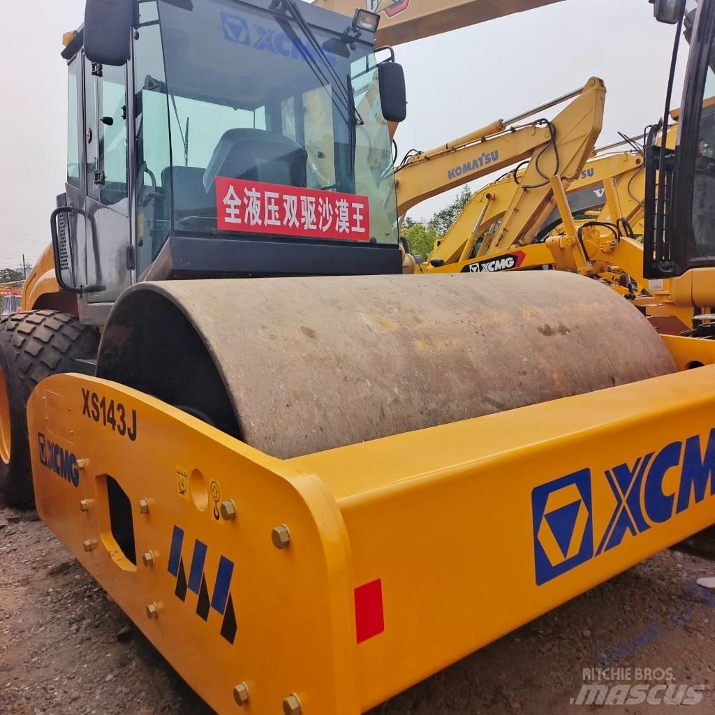 XCMG XS143J 싱글 드럼 롤러