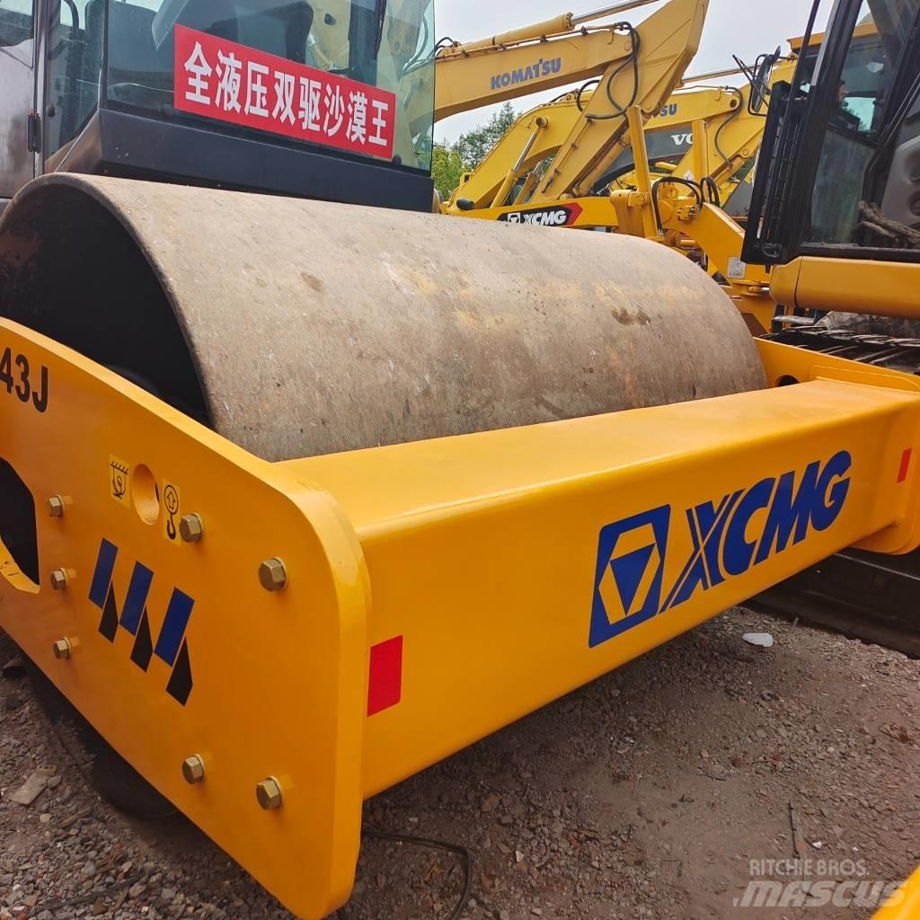 XCMG XS143J 싱글 드럼 롤러