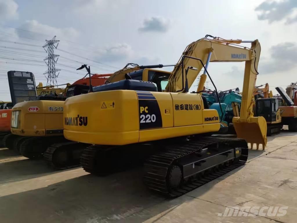 Komatsu PC 220 대형 굴삭기 29톤 이상