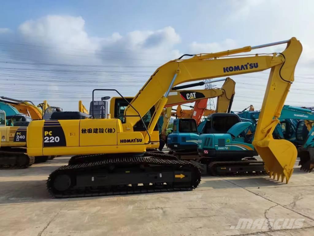 Komatsu PC 220 대형 굴삭기 29톤 이상