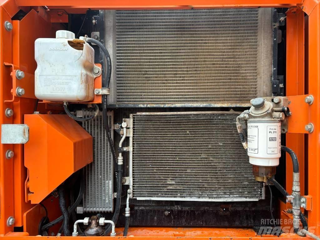 Doosan DX 225 LC-3 대형 굴삭기 29톤 이상